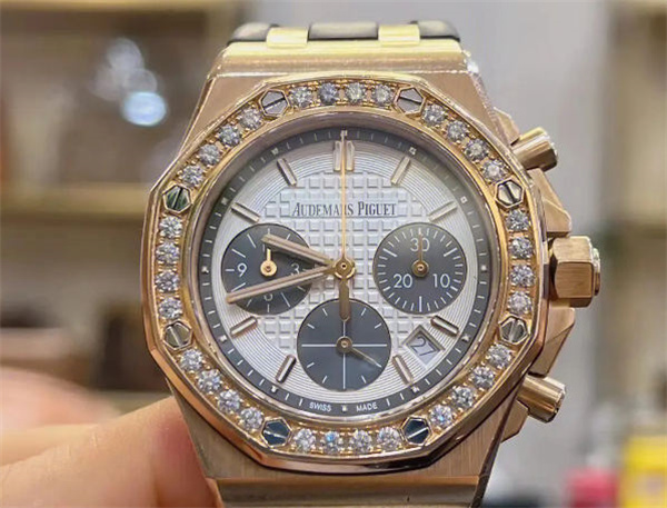 愛彼很久不戴不走了(手表保養與恢復使用方法)(圖) 愛彼很久不戴不走了(手表保養與恢復使用方法)(圖)