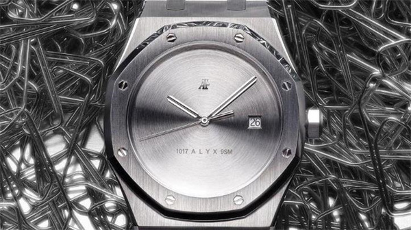 愛彼腕表進(jìn)水了處理方法盤點(正確自救步驟與專業(yè)維修建議)(圖) 愛彼腕表進(jìn)水了處理方法盤點(正確自救步驟與專業(yè)維修建議)(圖)