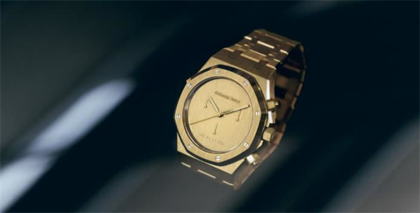 愛彼手表表殼破裂應該咋解決(圖) 愛彼手表表殼破裂應該咋解決(圖)