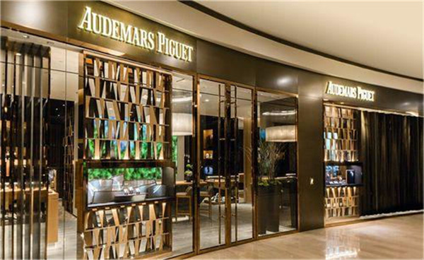 愛彼腕表磕碰了解決技巧(圖) 愛彼腕表磕碰了解決技巧(圖)